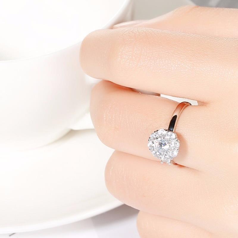 Anxiety Super Flash Zircon Rotating Exquisite Personality Finger Ring Adjustable Size Open Ring for Women in Silver Color