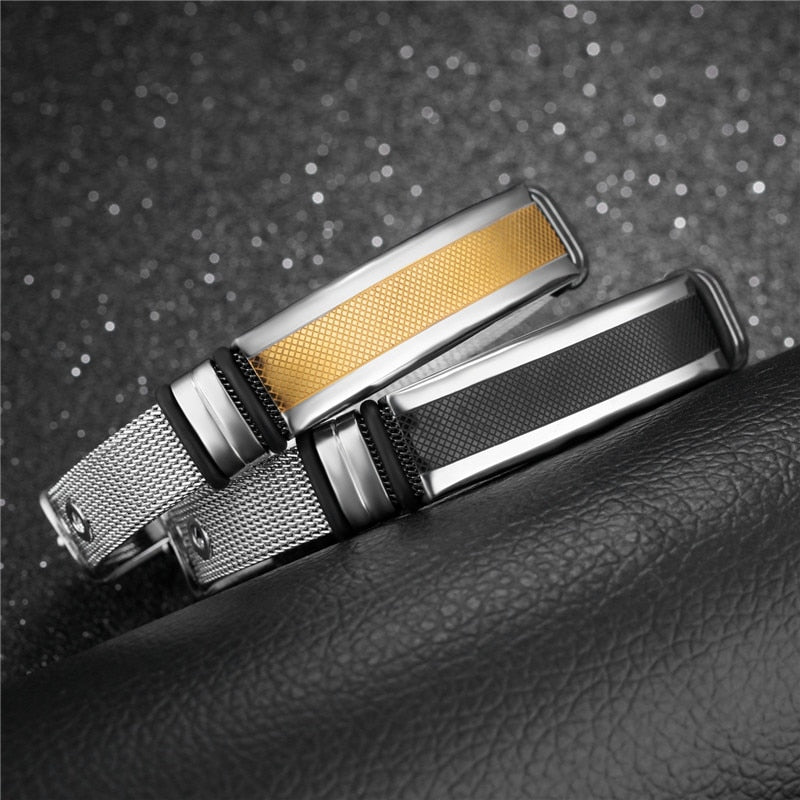 Exquisite Fashion Stainless Steel Bracelet in Elegant Gold Finish, Tailored for Discerning Men