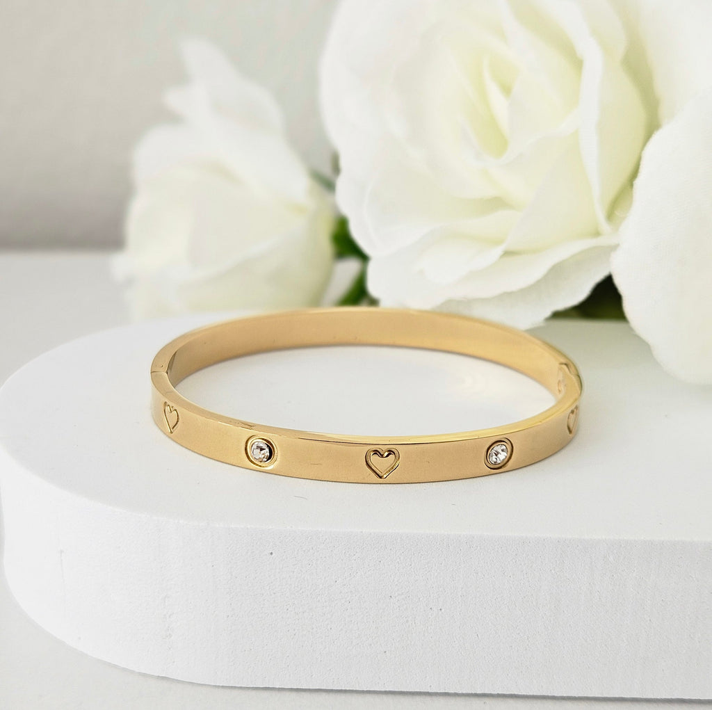 Astonishing Gold-Plated Love AD Anti-Tarnish Bracelet for Women