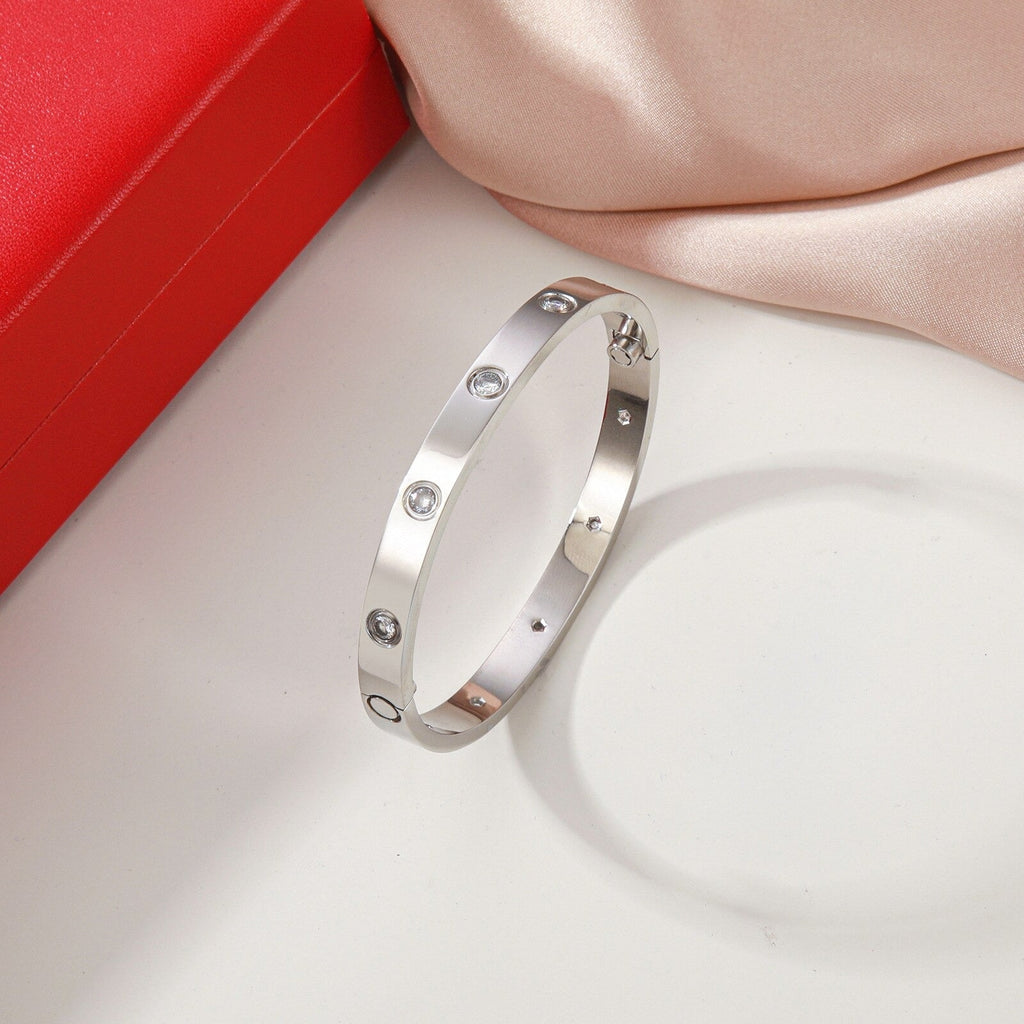 Gold Plated Stainless Steel Contemporary and Anti-Tarnish Love AD Bracelet for Women