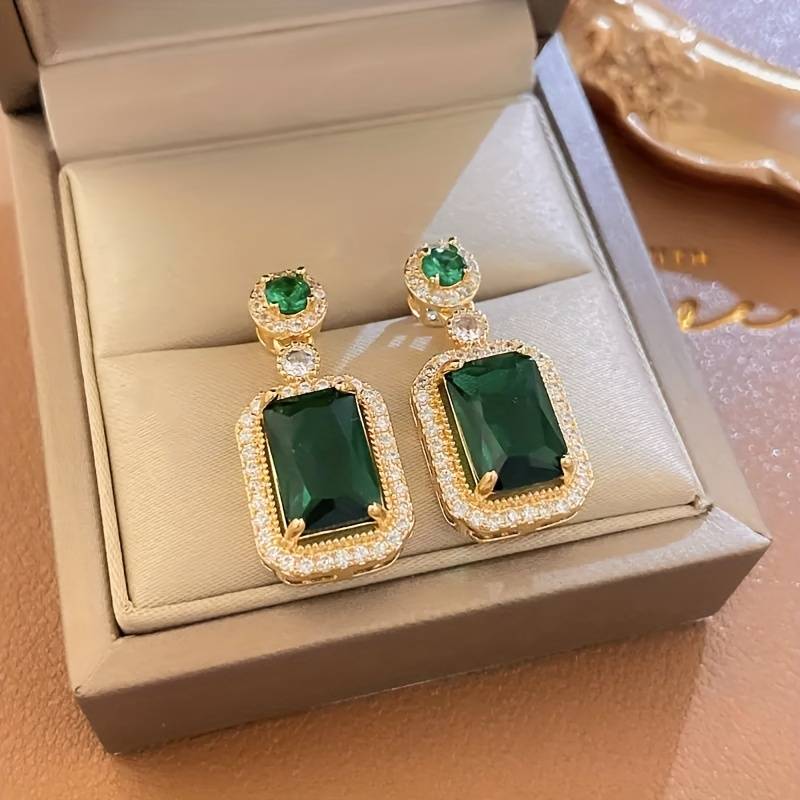 Elegant Emerald Geometric Earring and Necklace Set Designed for Women