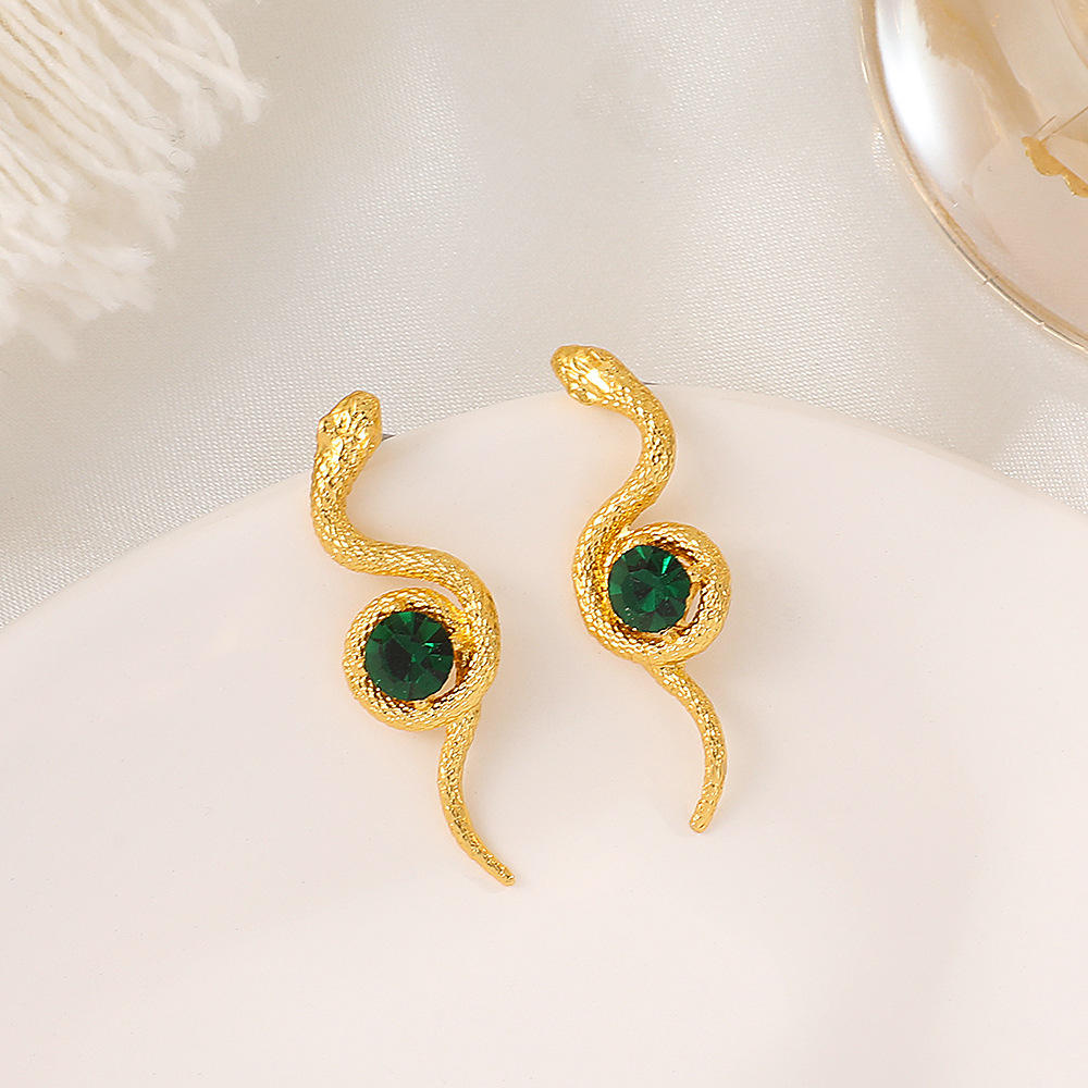 Retro fashion emerald wrapped snake earrings for Women