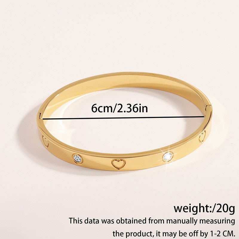 Astonishing Gold-Plated Love AD Anti-Tarnish Bracelet for Women