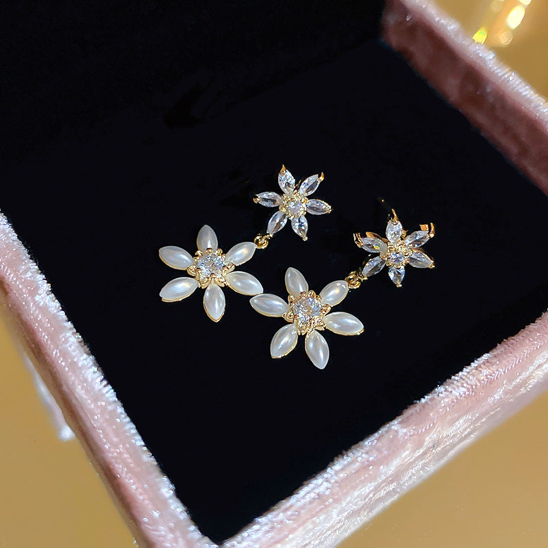 Korean Style Fashion Zircon Flower Stud Earrings for Women