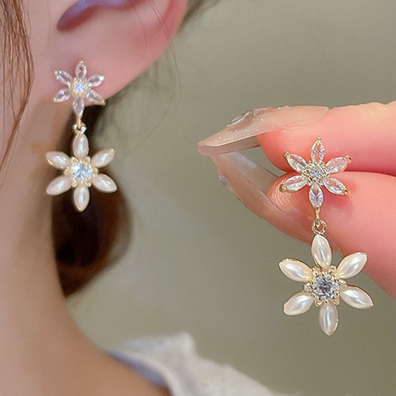 Korean Style Fashion Zircon Flower Stud Earrings for Women