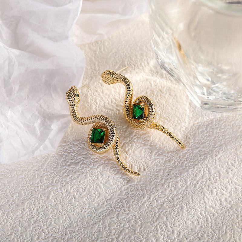 Retro fashion emerald wrapped snake earrings for Women