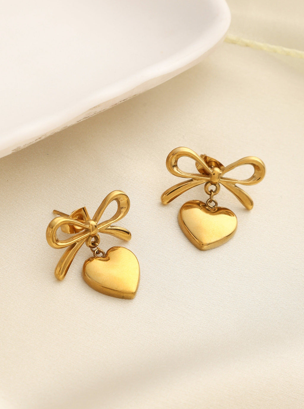 Gold-Plated Anti-Tarnish Bow-Heart Themed Earrings for Women