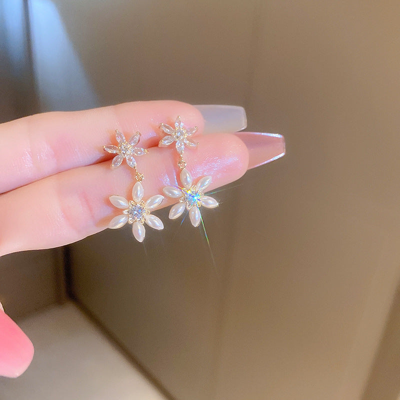 Korean Style Fashion Zircon Flower Stud Earrings for Women