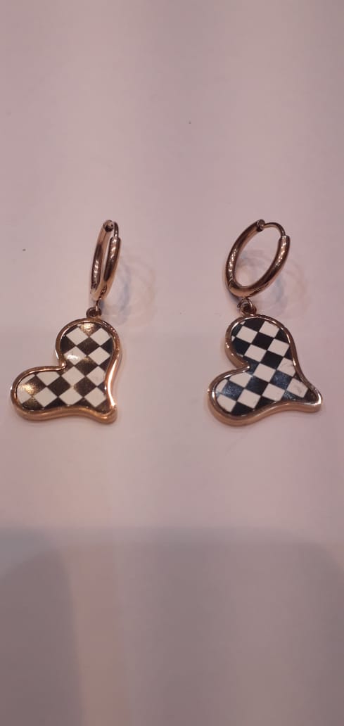 Pretty Black And White Enamel Chess board Heart 18K Gold Plated Charm Dangle Earrings