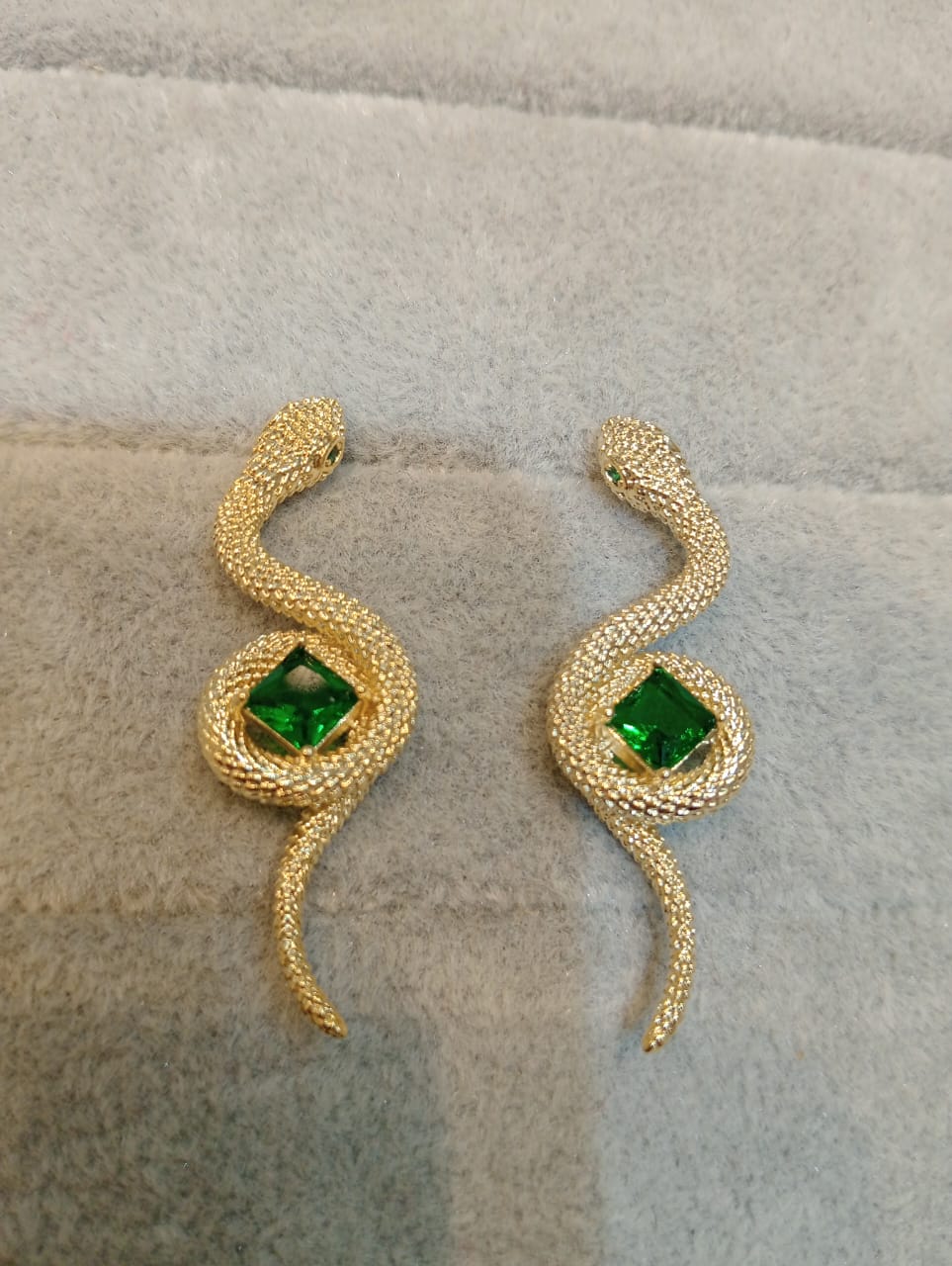 Retro fashion emerald wrapped snake earrings for Women