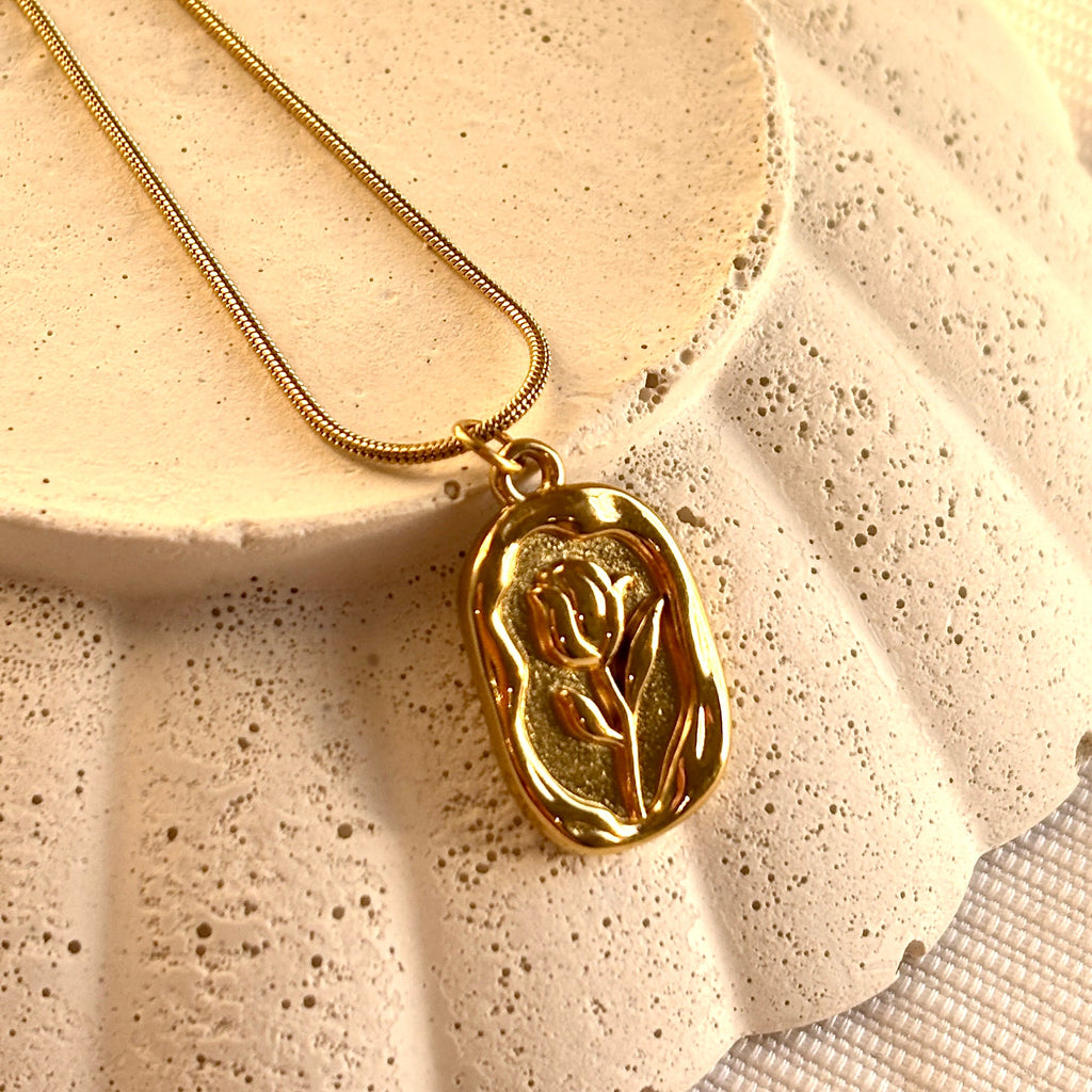 Gold Plated Rose Floral Pendant Anti Tarnish Necklace for Women