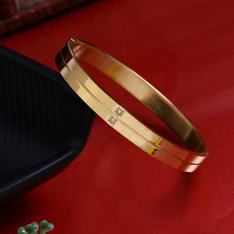 Premium Quality Gold Plated Gold Color Bracelet for Men & Women