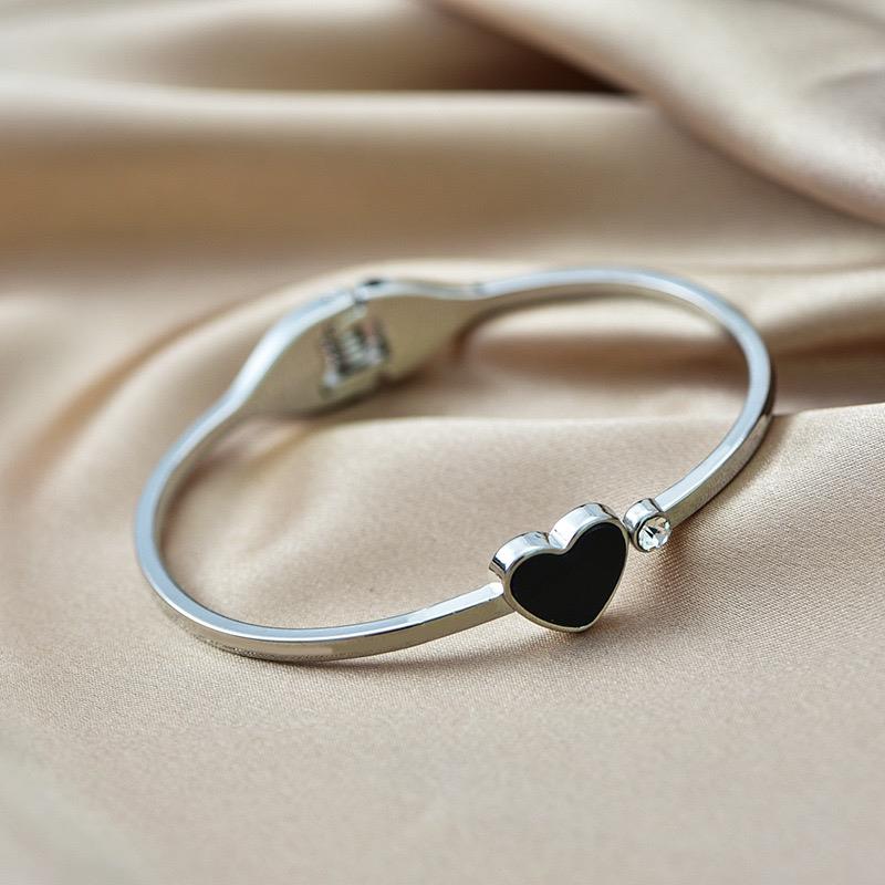 High Quality Titan Stainless Steel with Black Heart & White Stone Bracelet Jewelry for Women and Girls