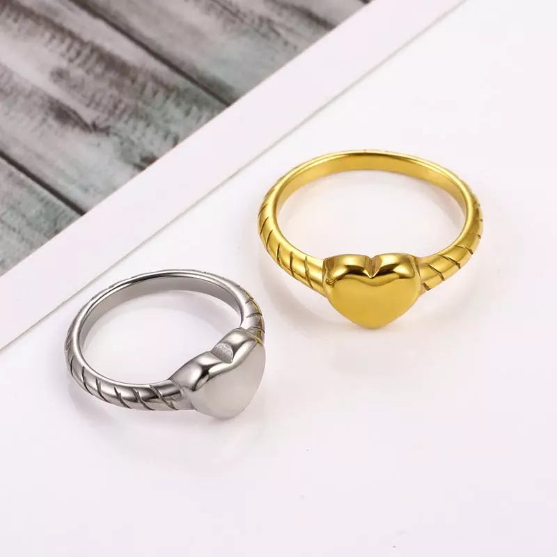 Fashion Ring Shape Non Tarnish 18K Gold Plated Stainless Steel Twisted Croissant Dome Heart Ring for Men & Women