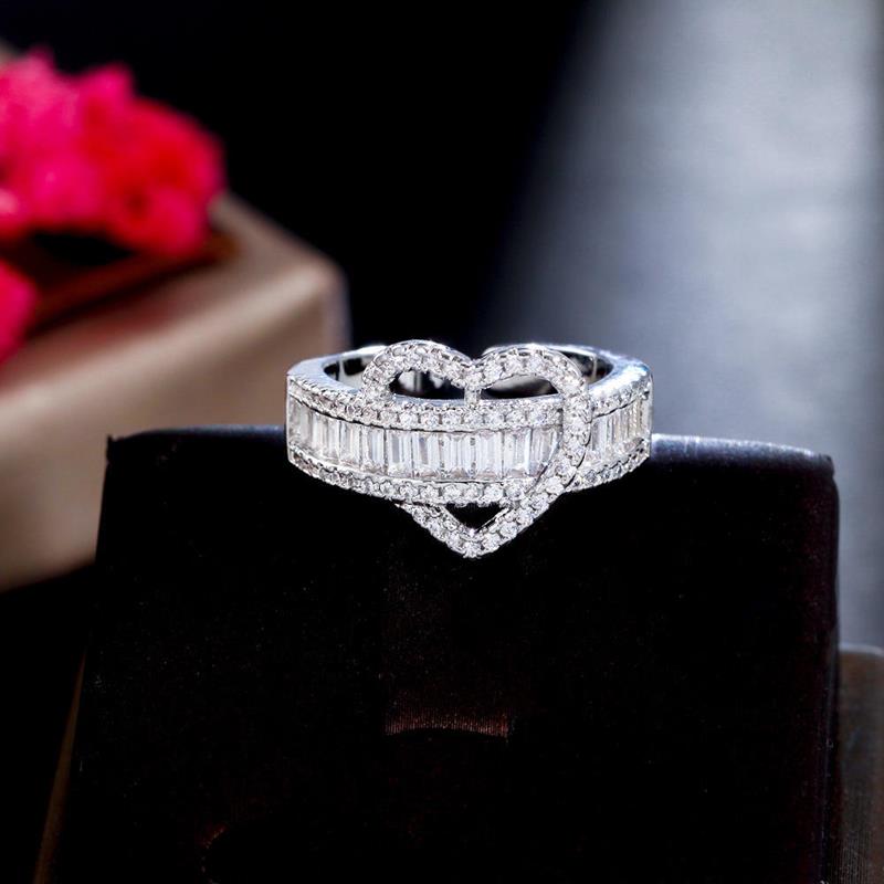 Premium White Cubic Zircon Stone Love Heart Shaped Band Ring for Women