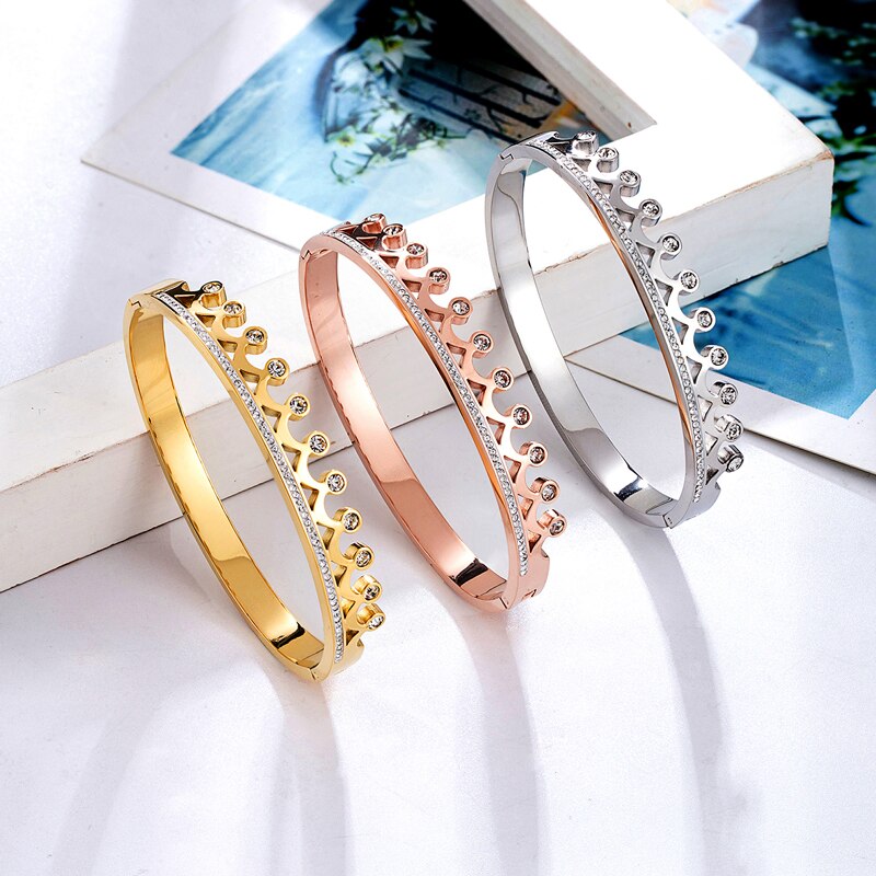 High Quality Unique Design Crystal Stainless Steel Bracelet for Women for daily/party wear