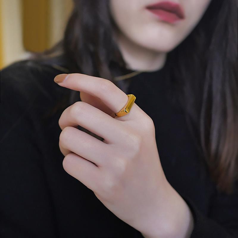 14k Solid Gold Swirl Ring. Index Finger Ring, Middle Finger Ring, Knuckle  Ring. Fancy Ring - Etsy