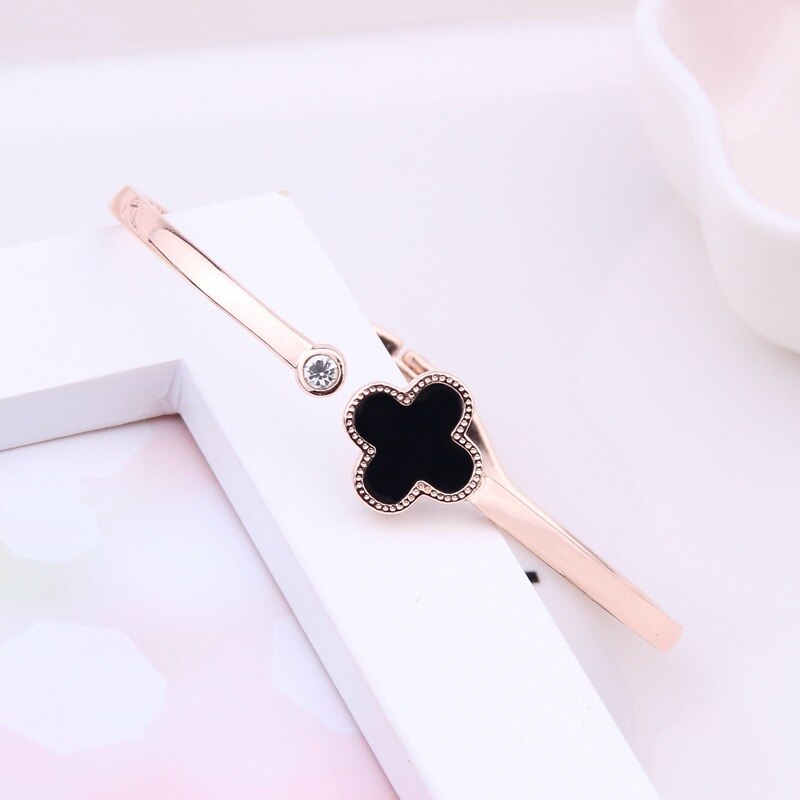 Premium Quality Korean version Japanese style small fresh fashion clover popular bracelet female jewelry accessories personality student jewelry
